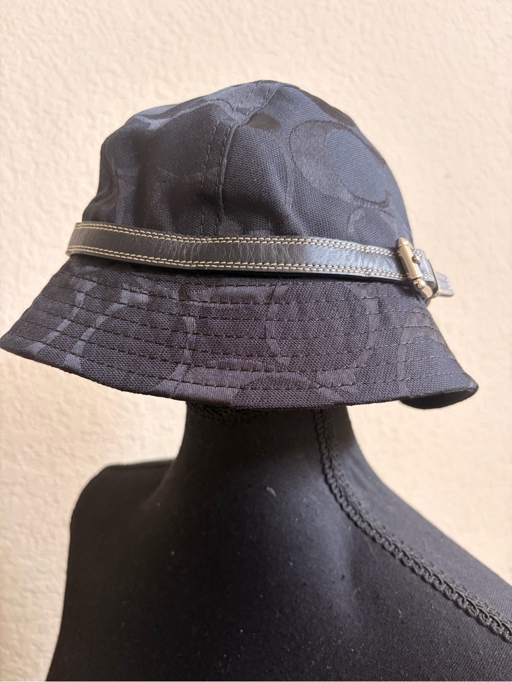 Coach Black Signature Jacquard Bucket Hat with Buckle Band Accent - Picture 4 of 6